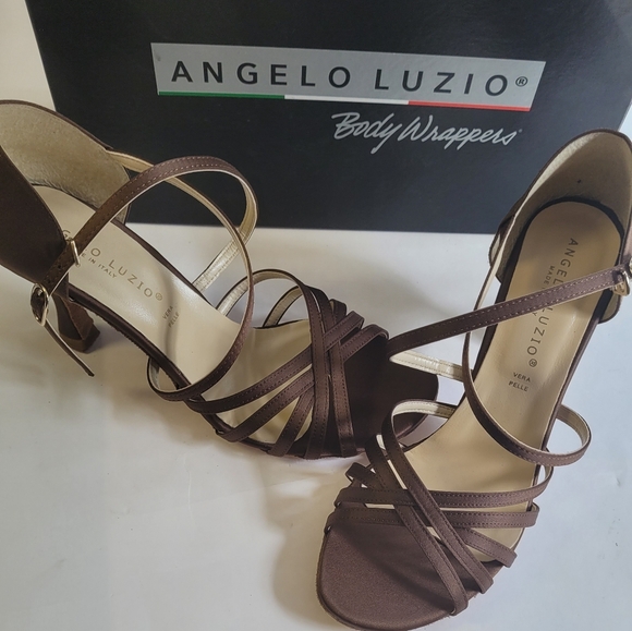 BALLROOM/LATIN SHOES - Picture 2 of 4